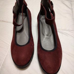 WOMEN'S SIZE 12 "EARTH" ZURICH SCION RICH PLUM SUEDE ANKLE STRAP WEDGE SHOE